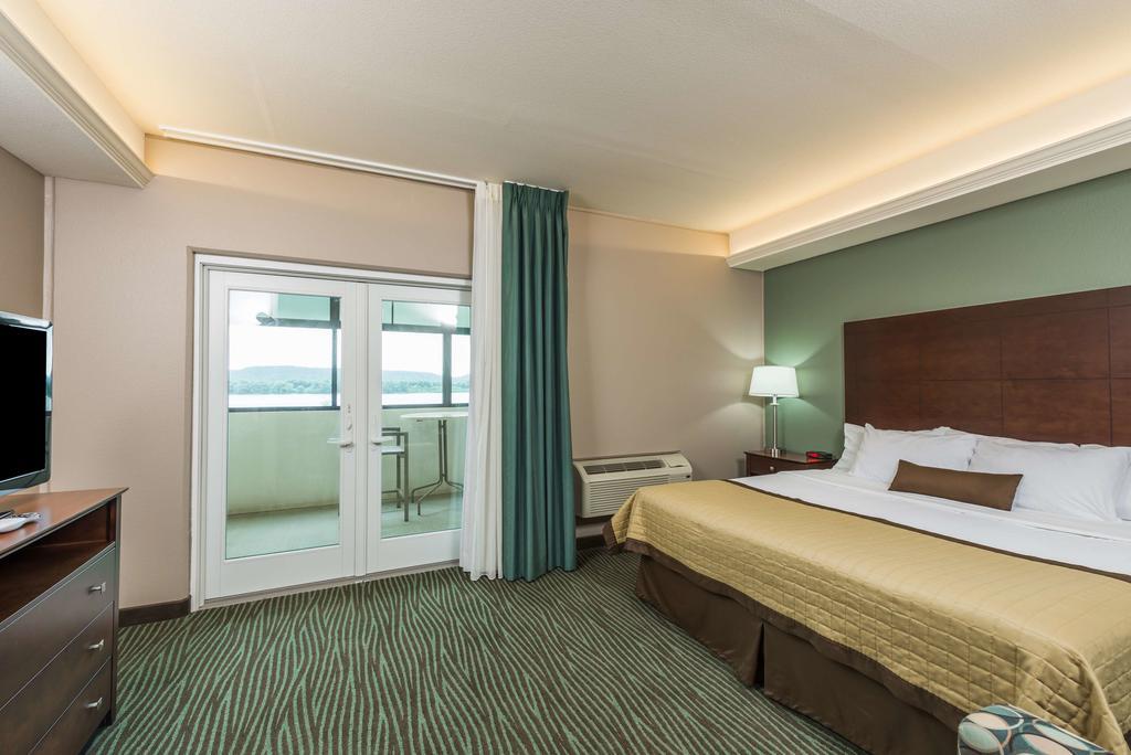 Baymont By Wyndham Bellevue Hotel Exterior photo
